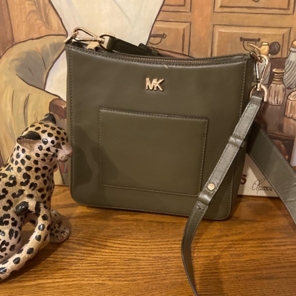Michael Kors Gloria Leather Crossbody Messenger Bag Olive-Gray - like New